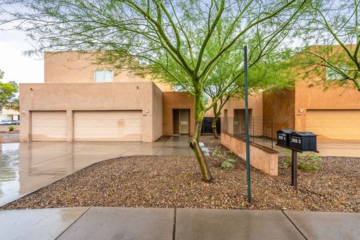 LUXURY HOMES near UofA Pre Leasing for August 2027! – photo 1