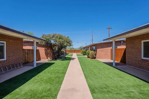 Now pre-leasing for AUGUST! 14 bedrooms 8 baths Newly Built by the UofA! – photo 1