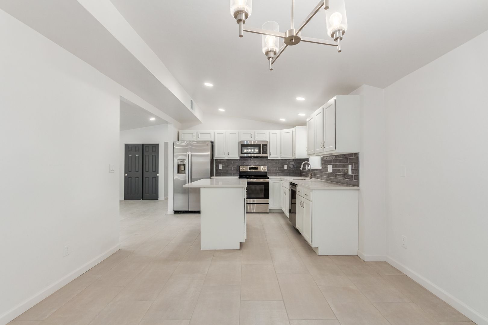 Tucson Townhome: 2110 N. Highland Ave.