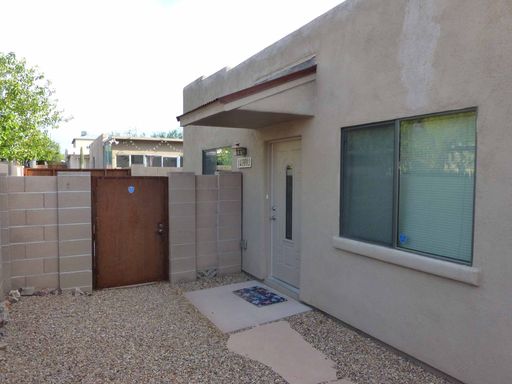 3 bed, 2 bath home walking distance to UMC and UofA leasing for THIS August 2027! – photo 1