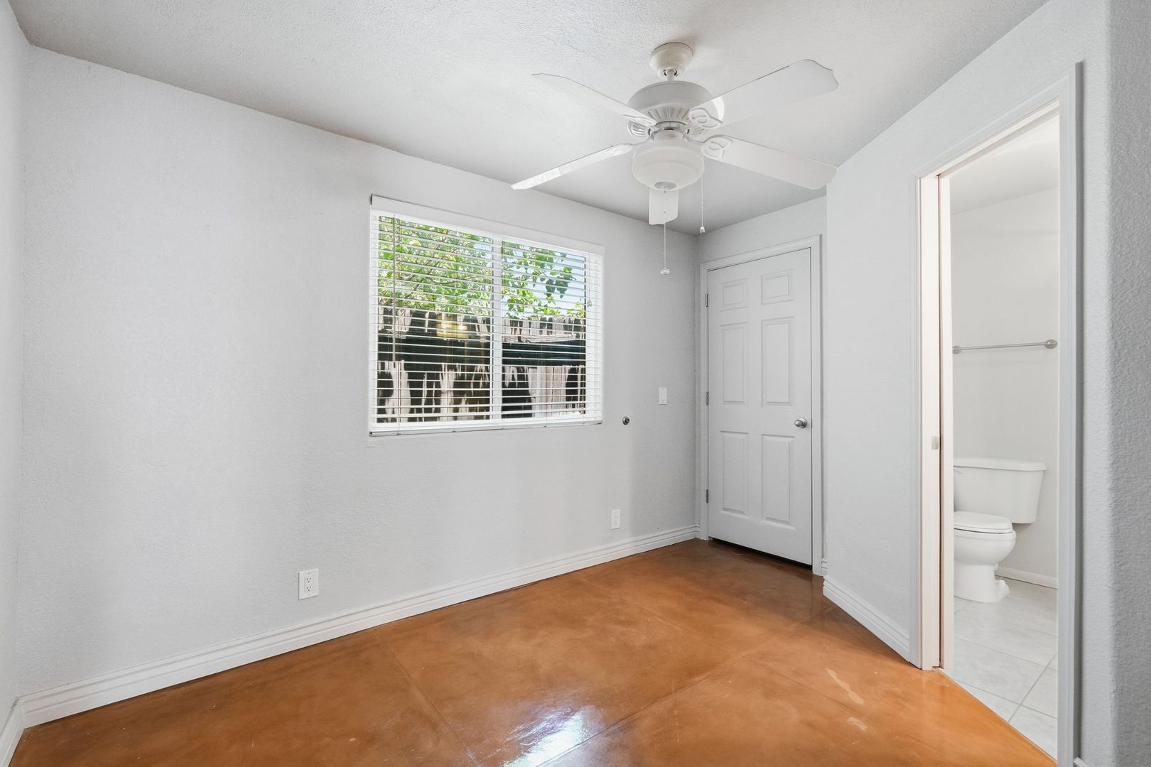 1840-1842 N. Santa Rita Ave. ( 1840, 1842-A, 1842-B ) 7 of 12