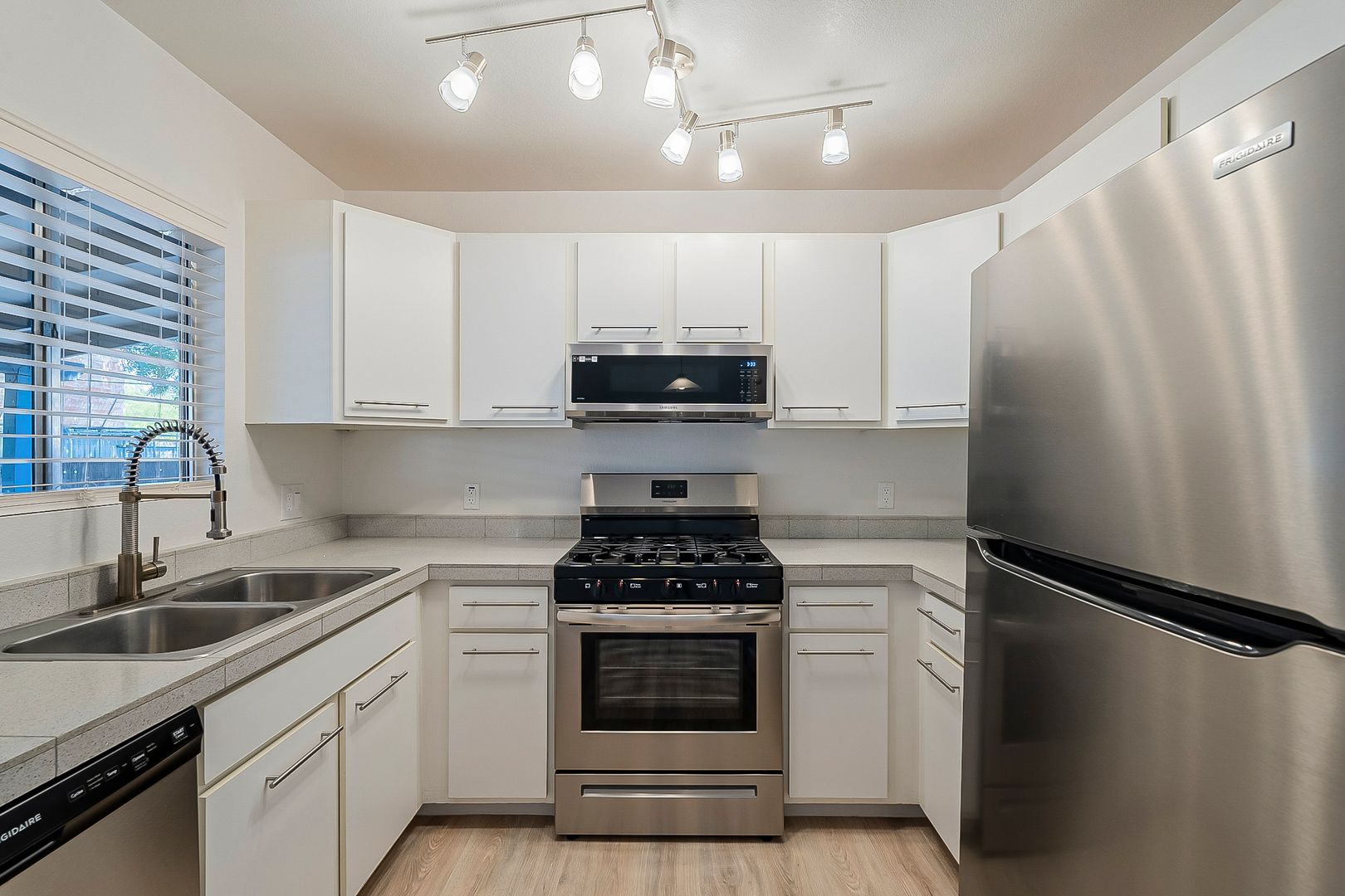 Tucson Apartment: 816 E. 10th St. &