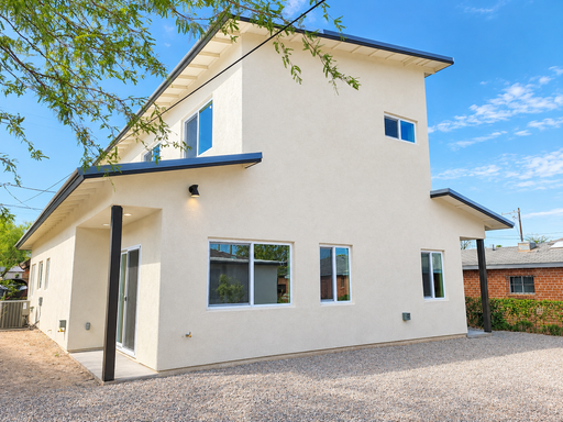 New 2 unit, 8 bed, 8 bath property blocks from UofA campus! – photo 1