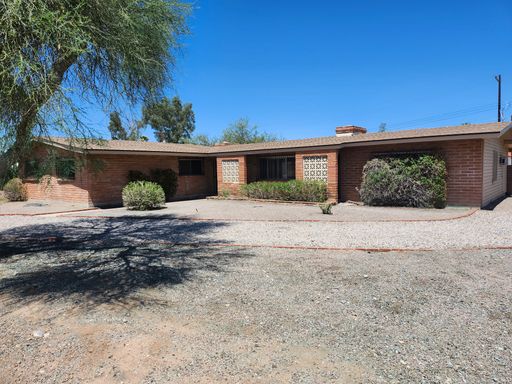 Rare find for this Centrally located treasure! – photo 1