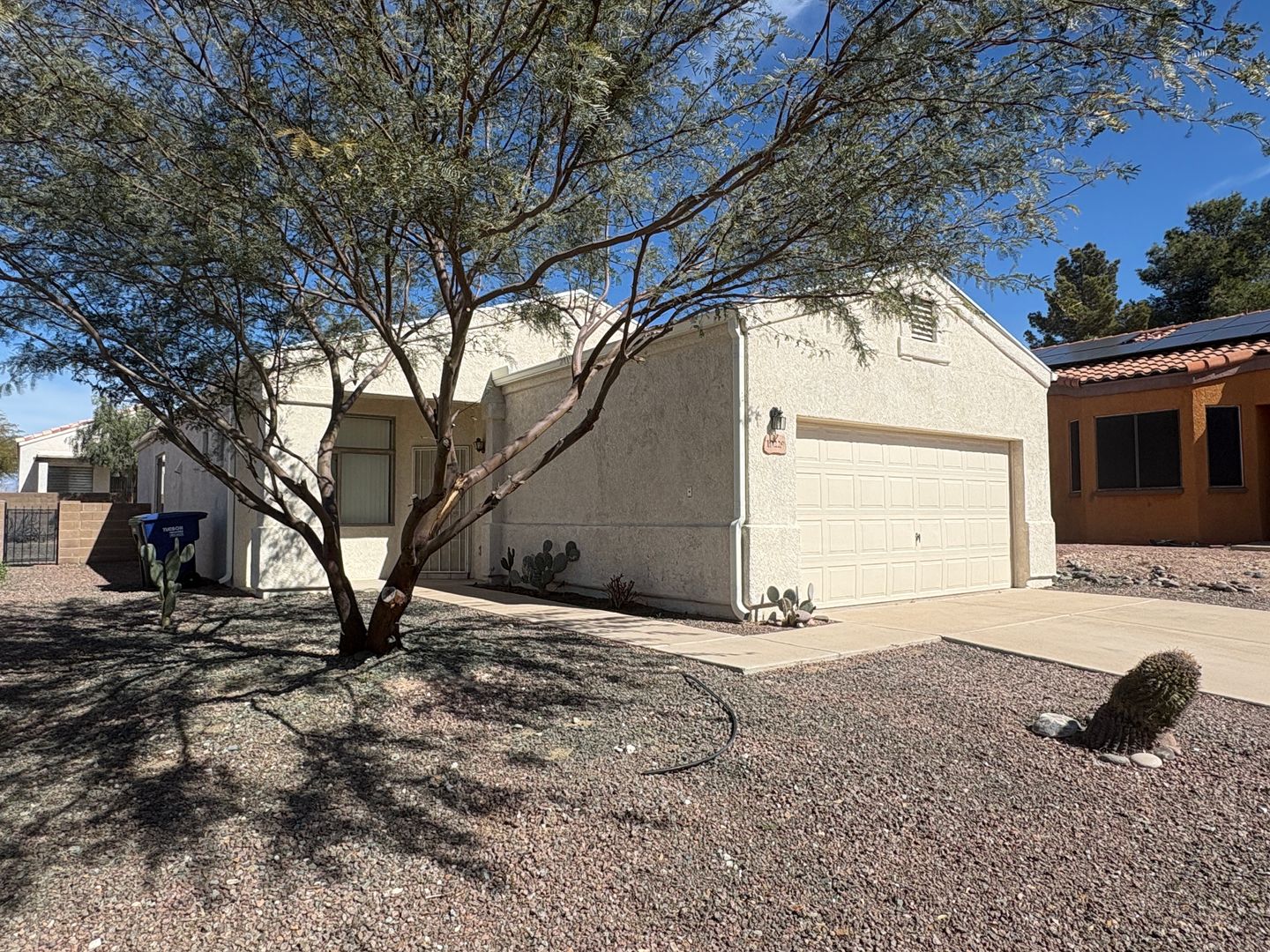 TUCSON House: 10229 E CALLE CADIZ