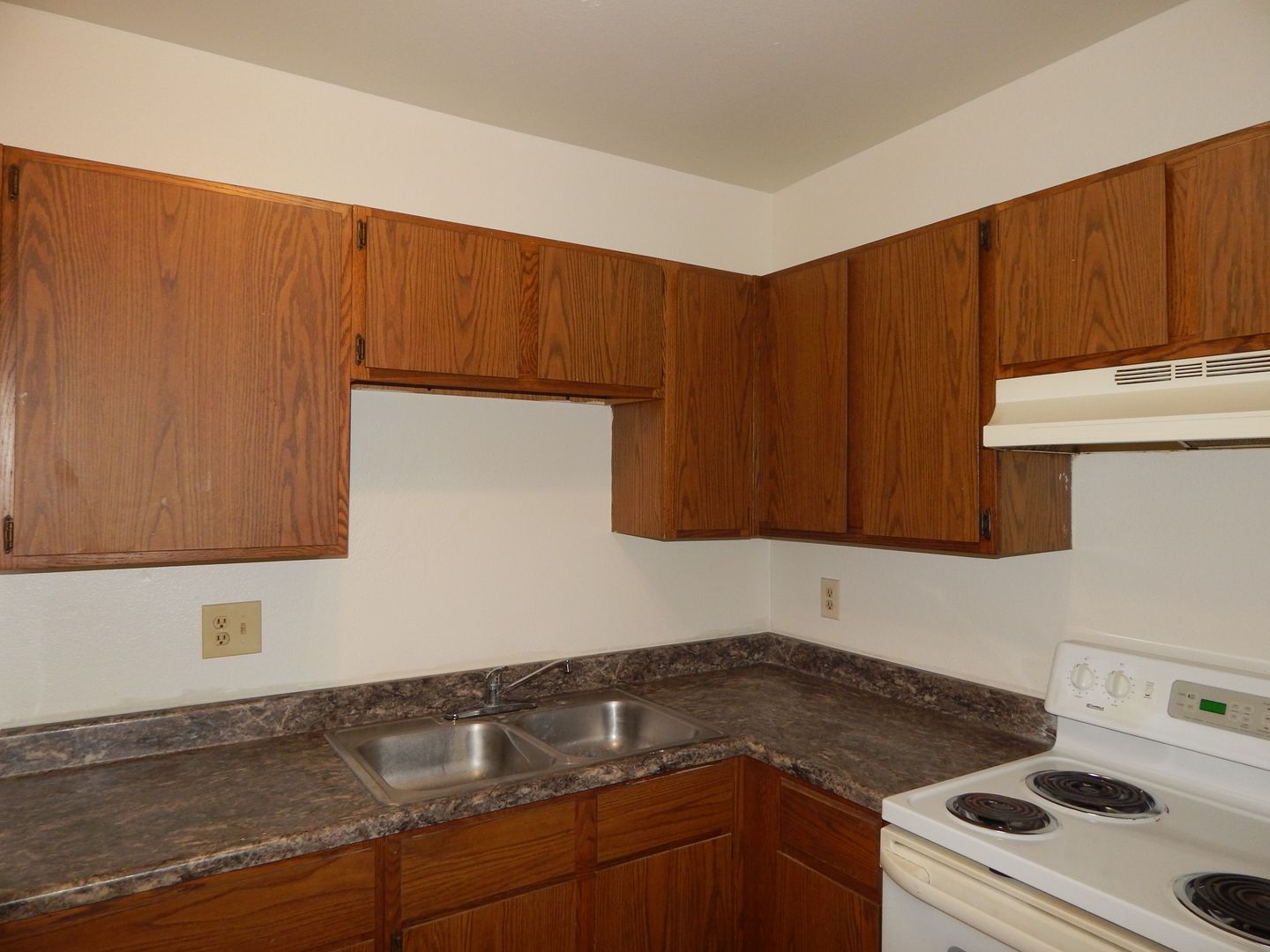 Tucson House: 117 E Laguna St