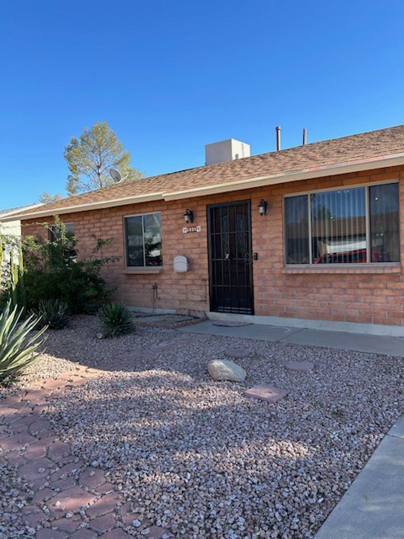 Tucson House: 3001 W Coriander