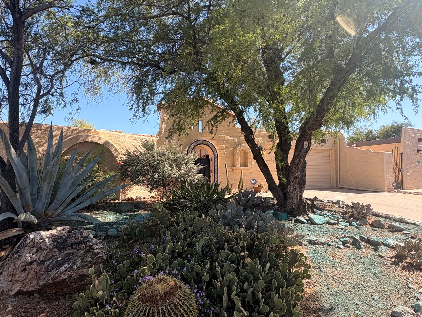 TUCSON House: 2371 W CALLE RETANA