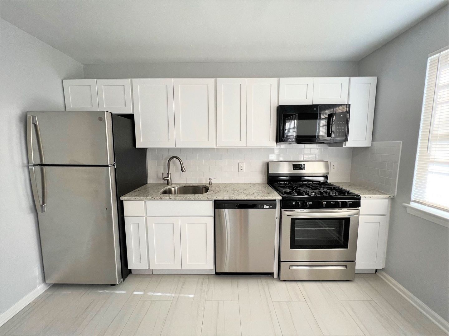 New Providence Apartment: 48 Southgate Road