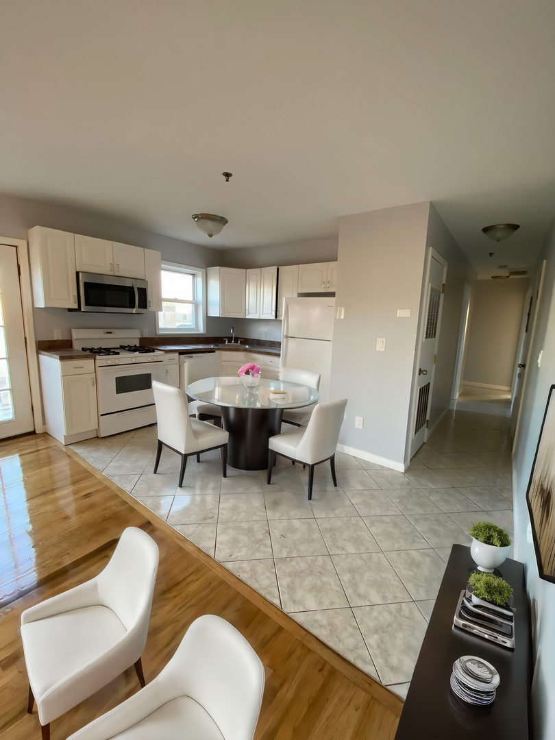 Union City Apartment: 812 New York Avenue