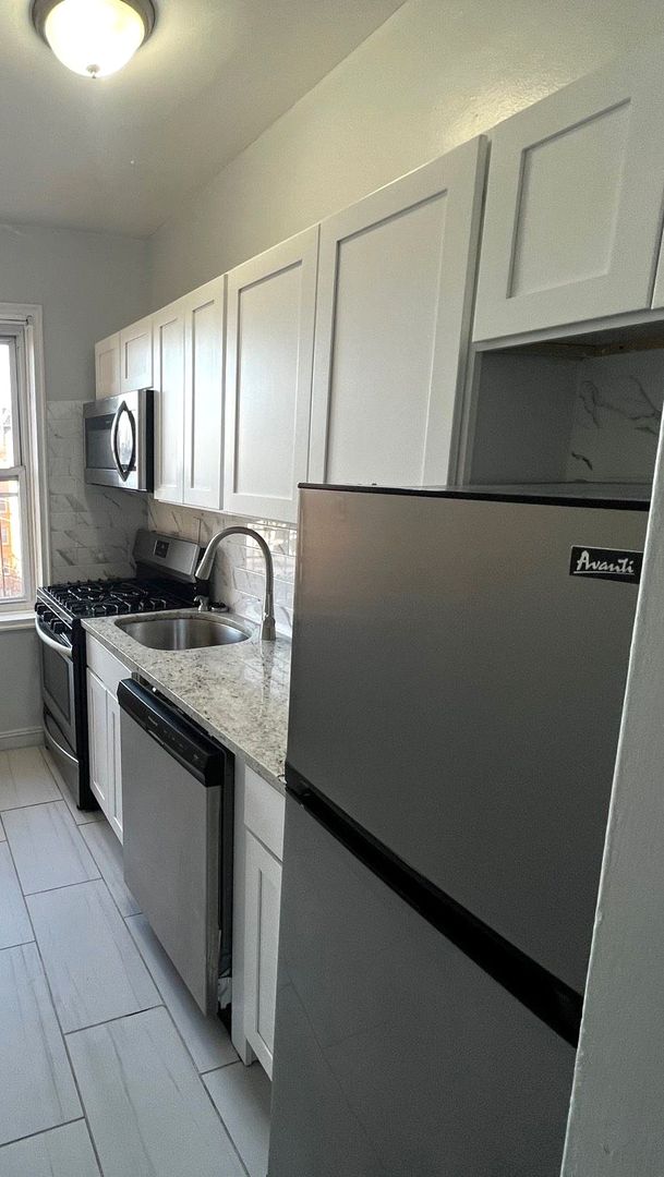 Jersey City Apartment: 20 Tonnele Avenue