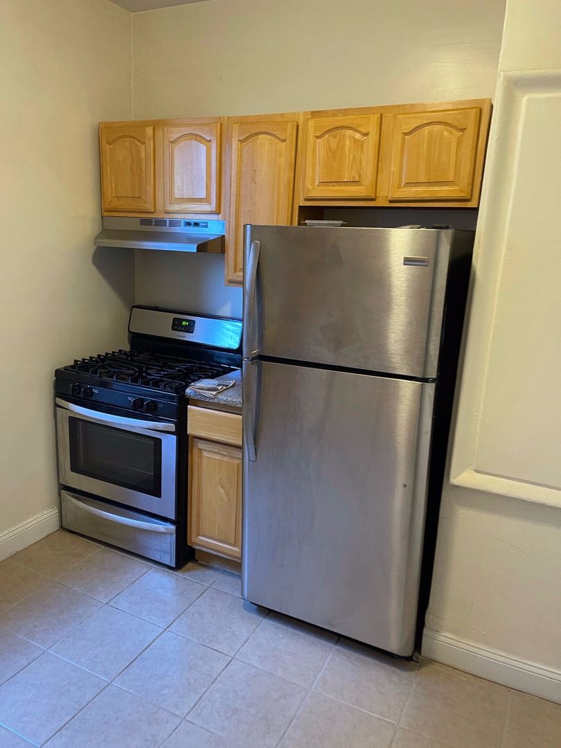 Jersey City Apartment: 321 Fairmount Avenue