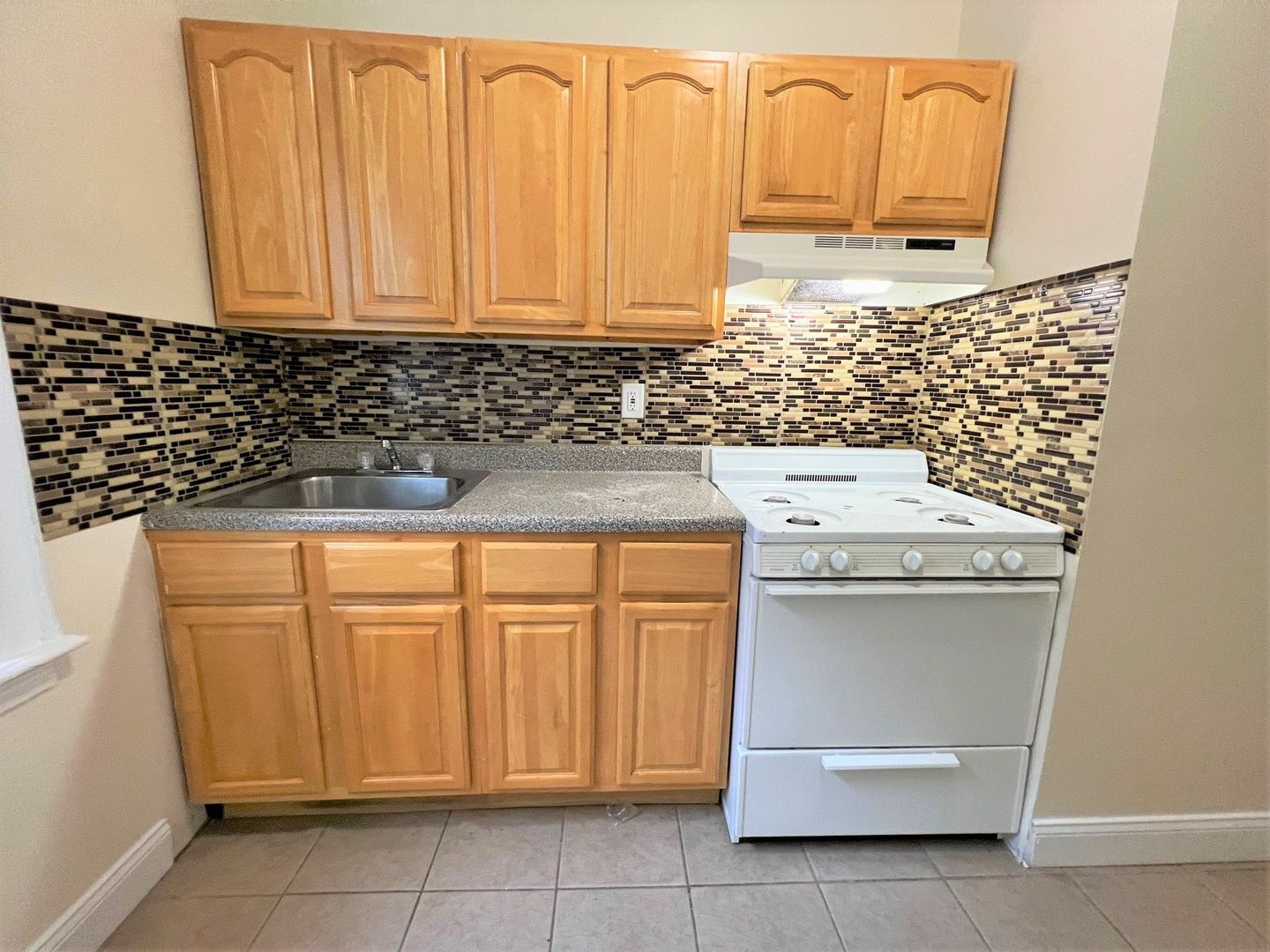 Jersey City Apartment: 64 Glenwood Avenue