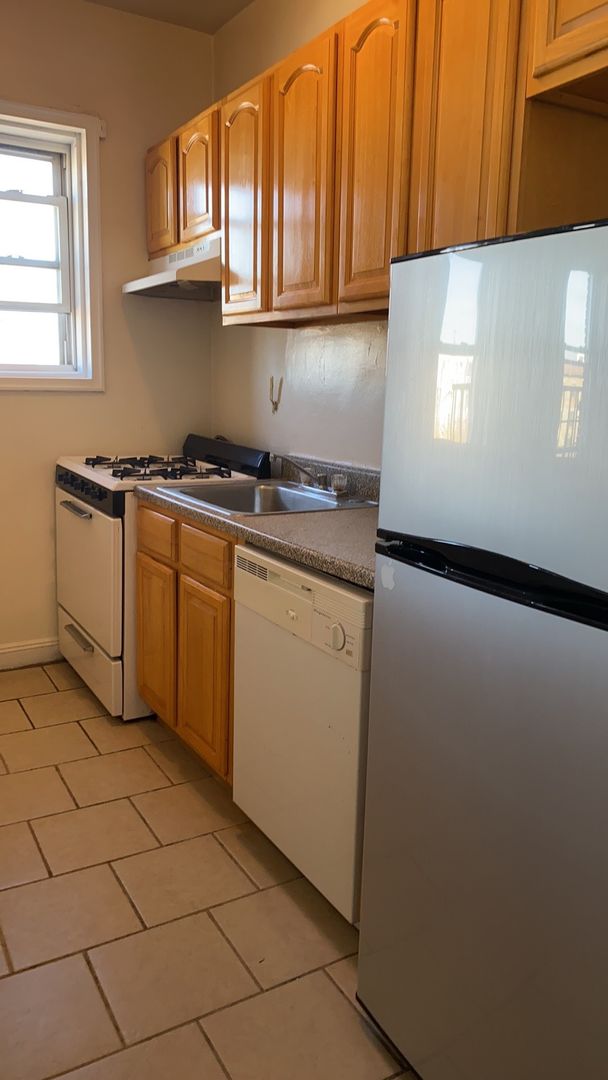Jersey City Apartment: 20 Tonnele Avenue