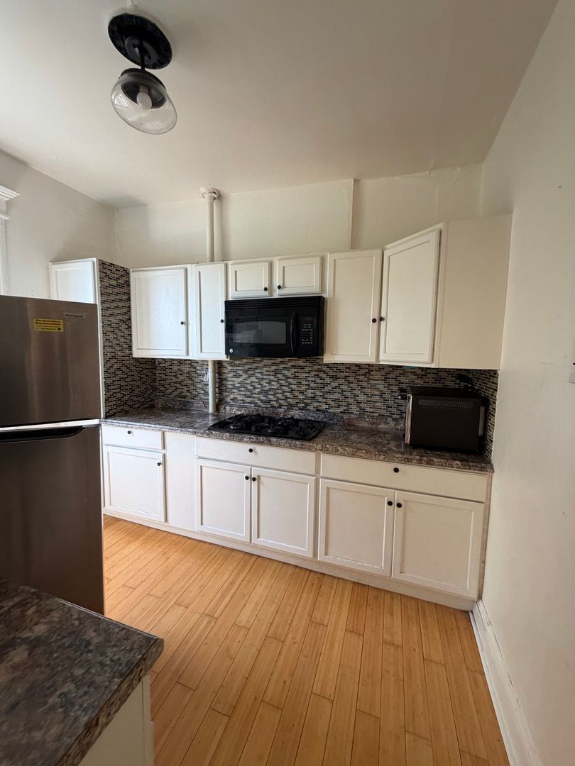 Union City Apartment: 3316-3318 New York Avenue