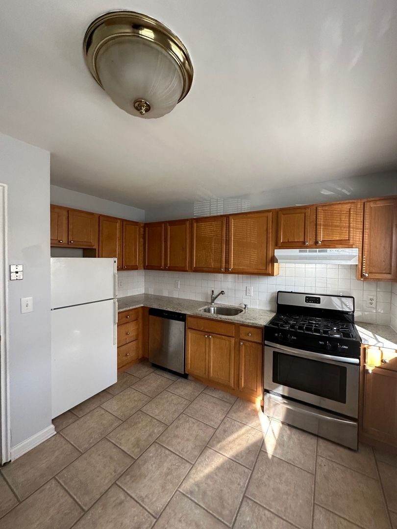 New Providence Apartment: 48 Southgate Road