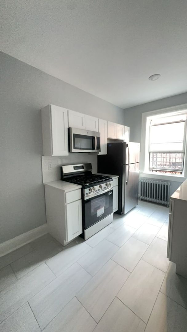 Cliffside Park Apartment: 658-660 Palisade Avenue