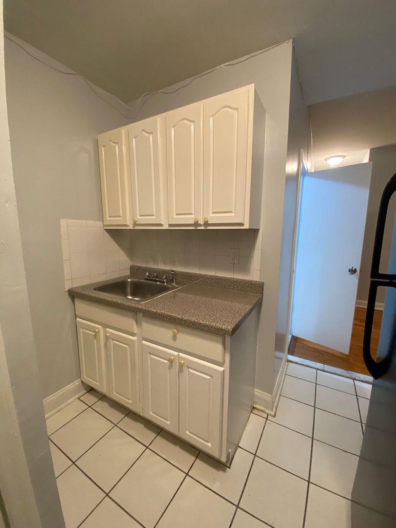 Union City Apartment: 1106 New York Avenue