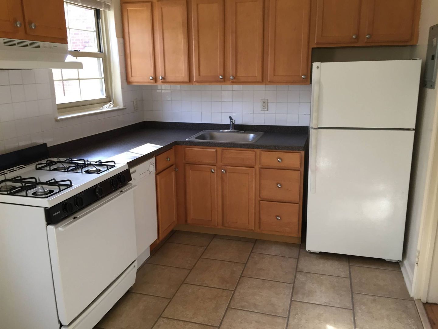 New Providence Apartment: 48 Southgate Road