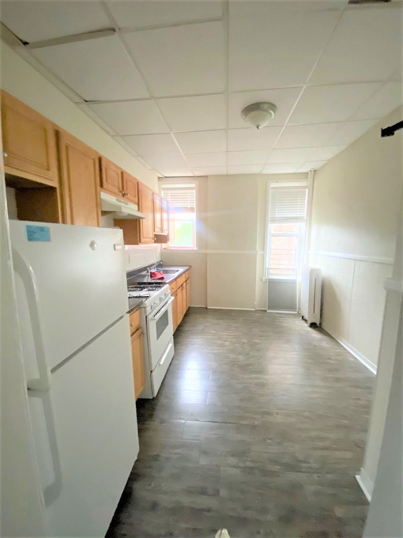Union City Apartment: 300 11th Street