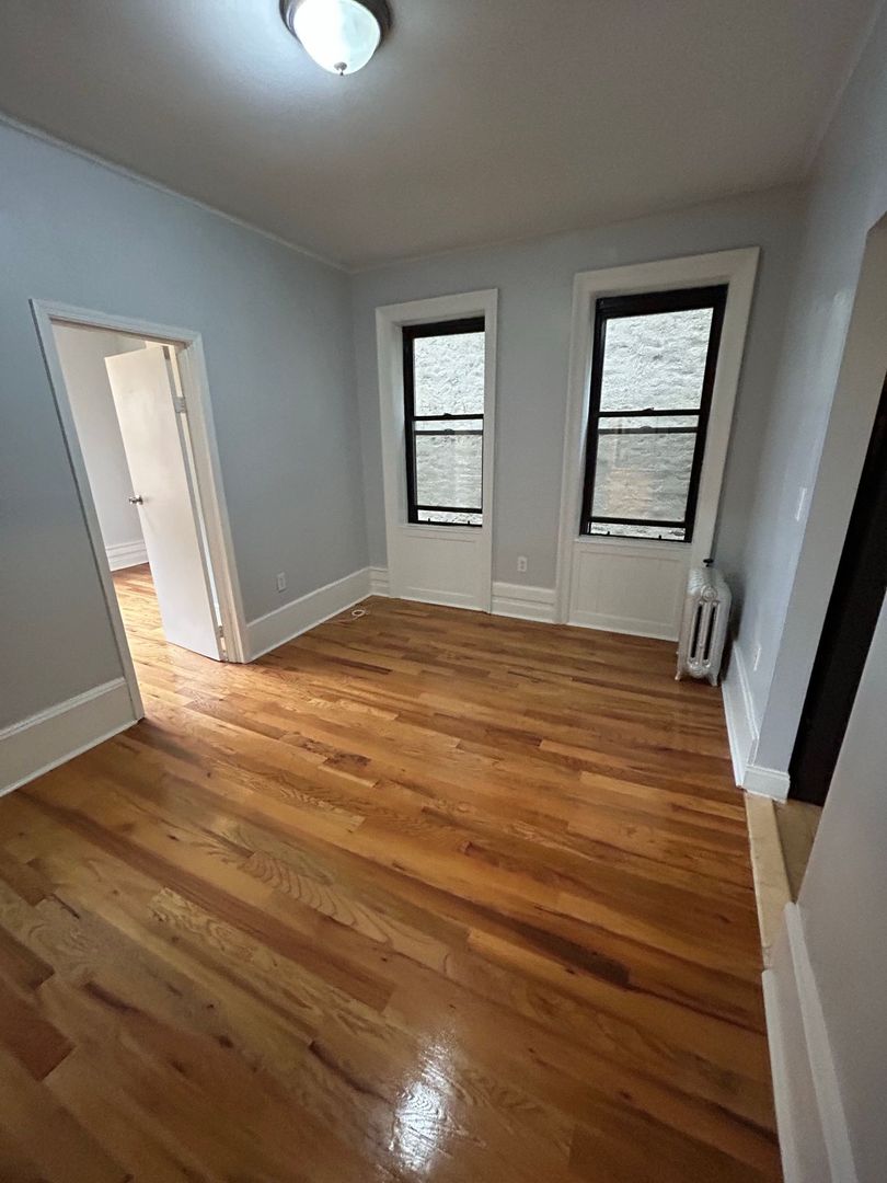 Jersey City Apartment: 319 Fairmount Avenue