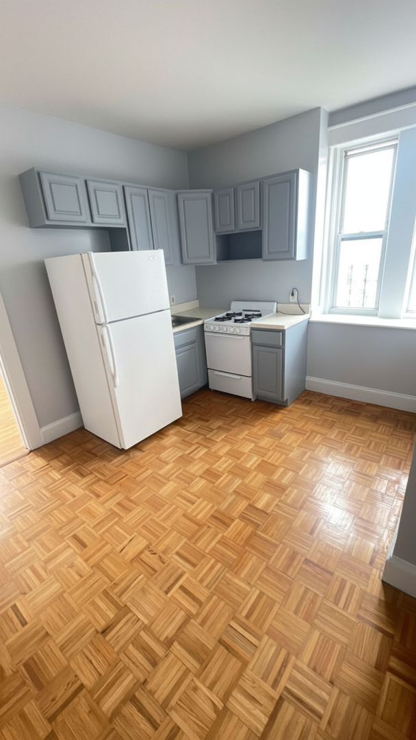 Union City Apartment: 700 Bergenline Avenue