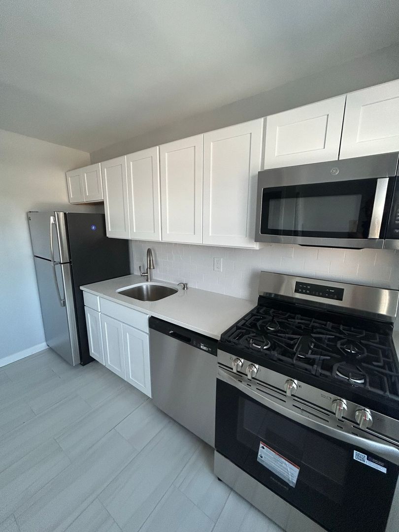 New Providence Apartment: 48 Southgate Road