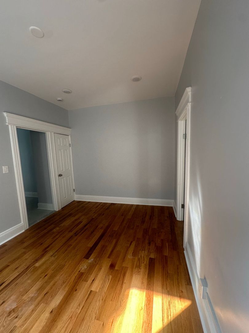 Union City Apartment: 325 34th Street