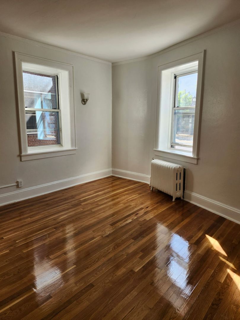 Cliffside Park Apartment: 658-660 Palisade Avenue