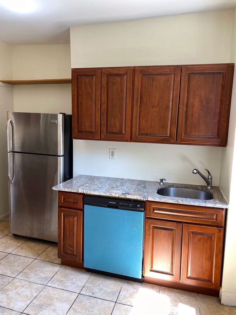 Jersey City Apartment: 317 Fairmount Avenue