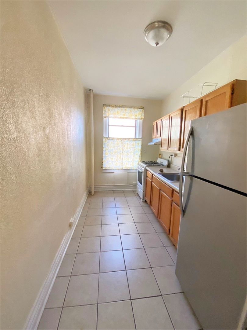 Union City Apartment: 809-811 New York Avenue