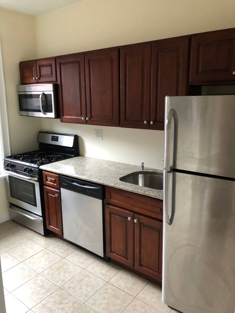 Bayonne Apartment: 23-25 W. 33rd Street