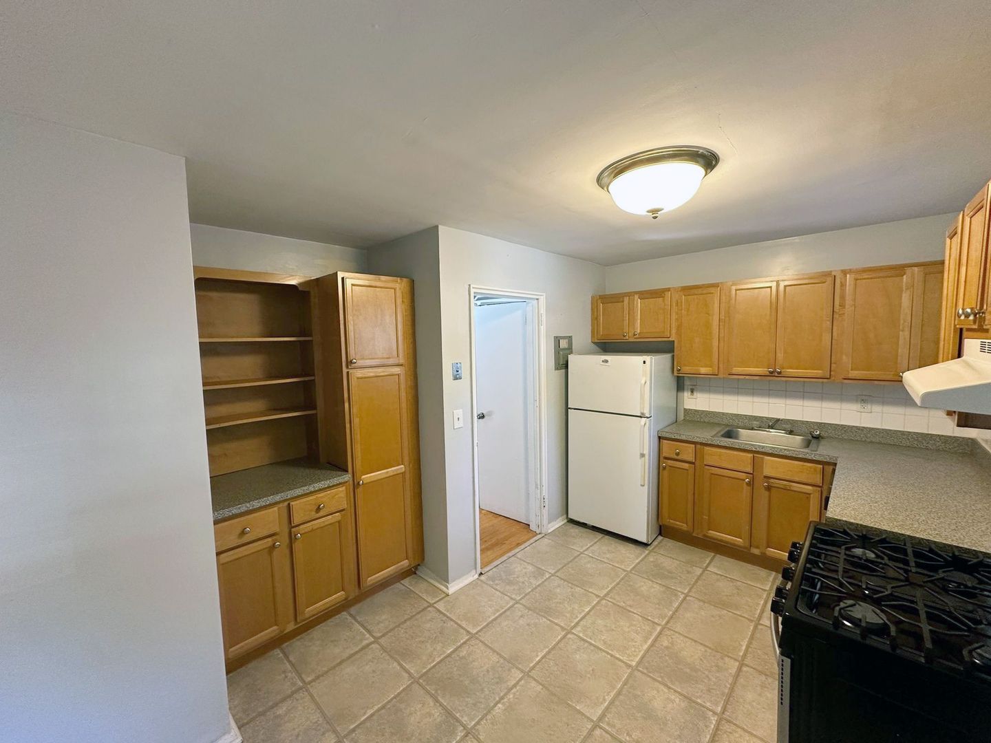New Providence Apartment: 48 Southgate Road