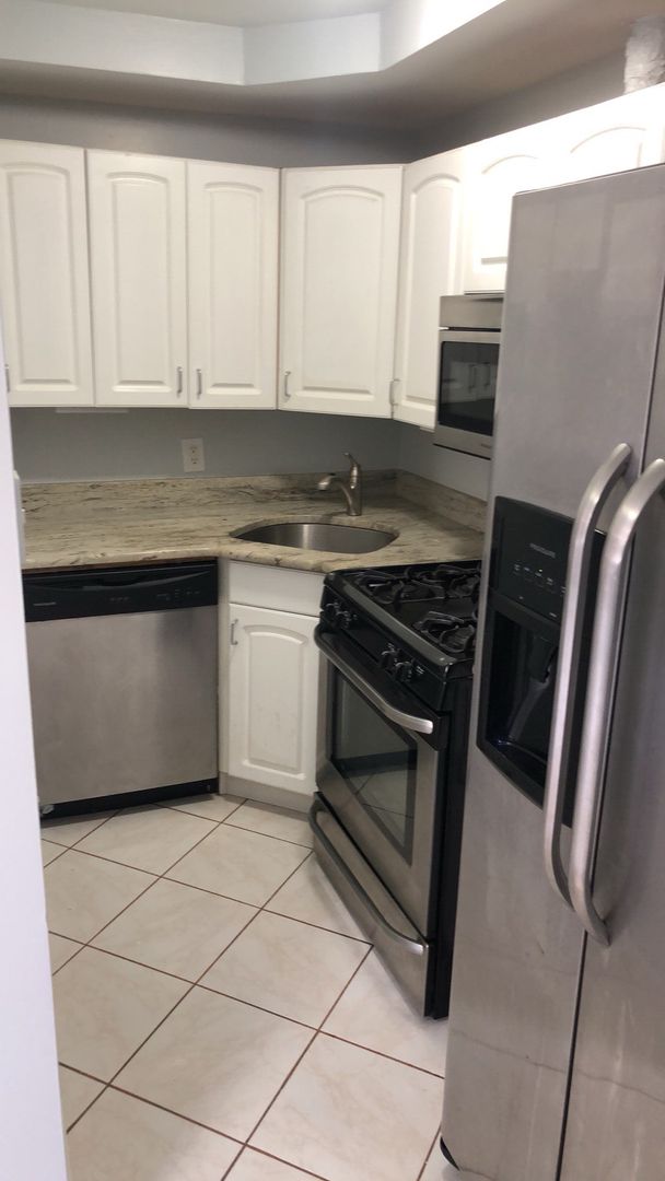 Union City Apartment: 812 New York Avenue