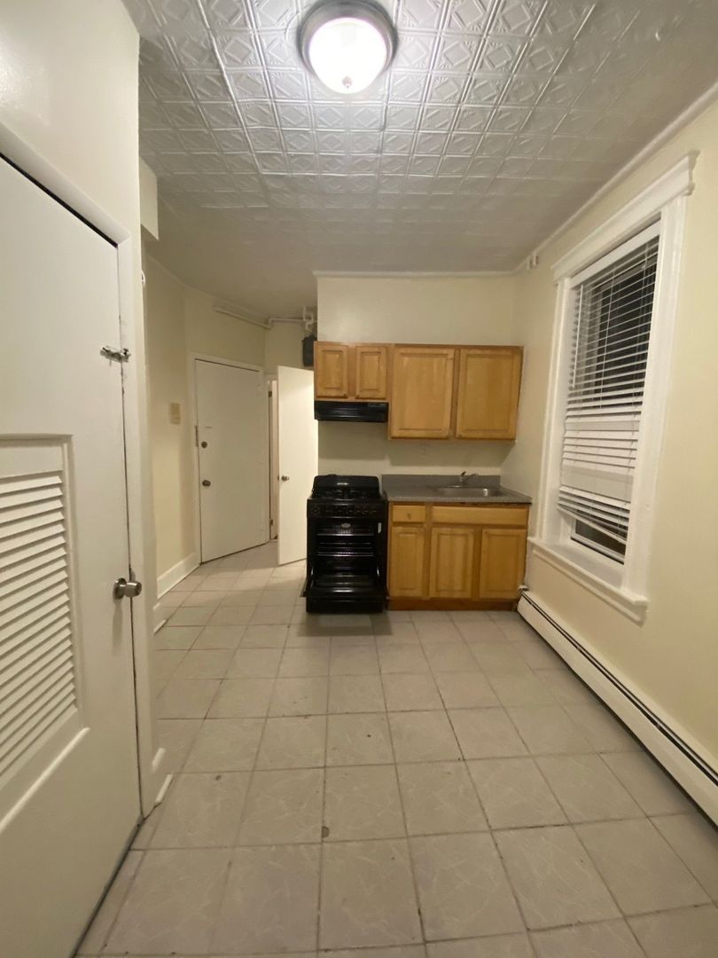 Union City Apartment: 810 West Street