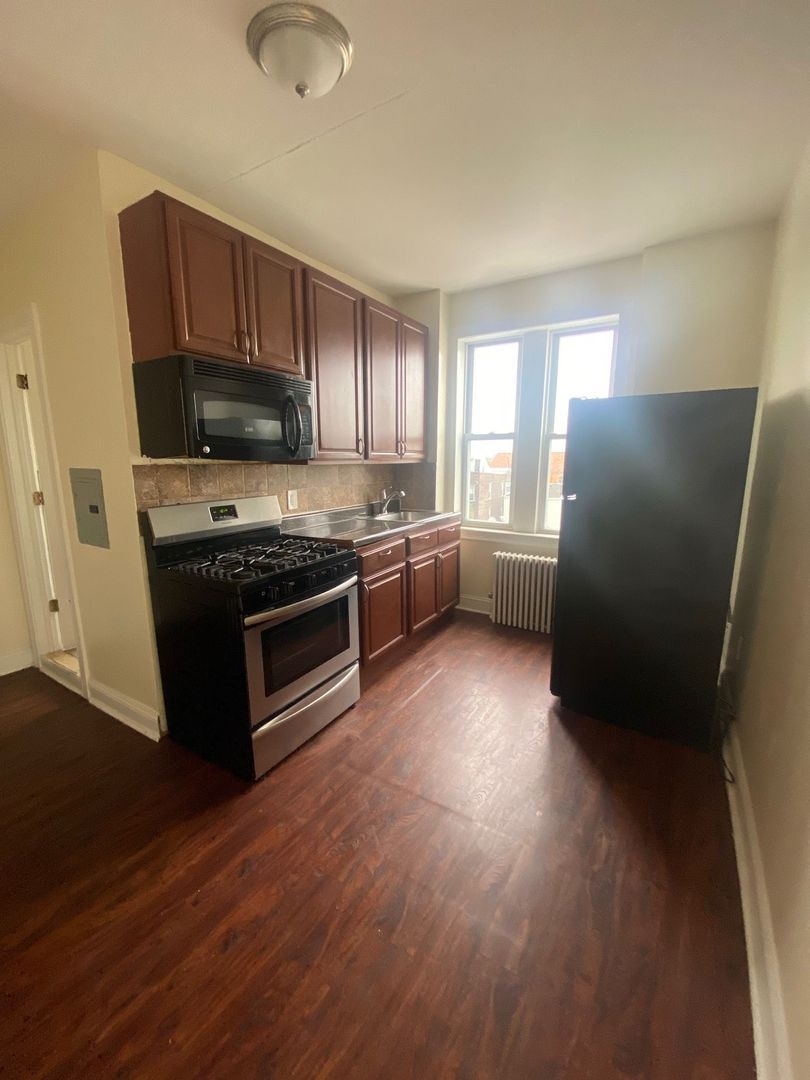 Union City Apartment: 900 Central Avenue