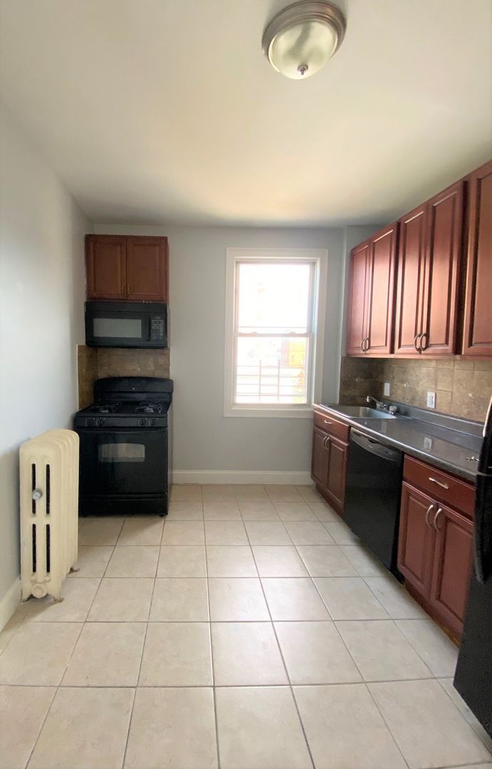 Union City Apartment: 401 6th Street