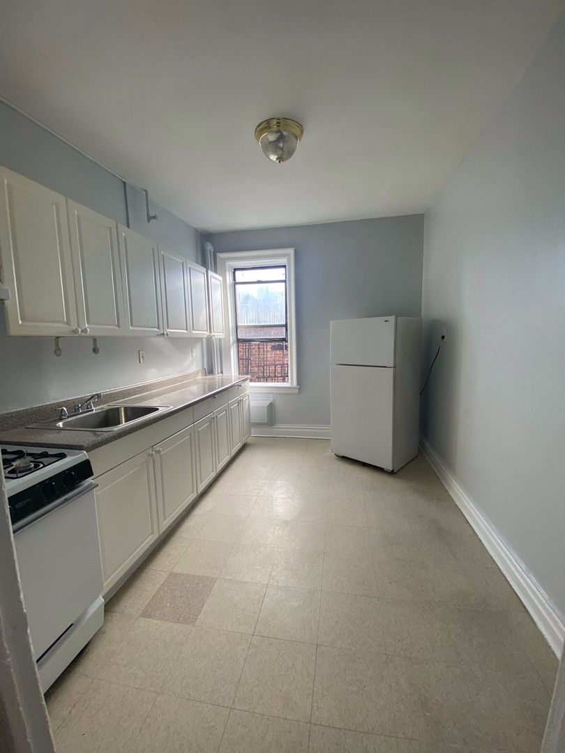 Union City Apartment: 531 34th Street