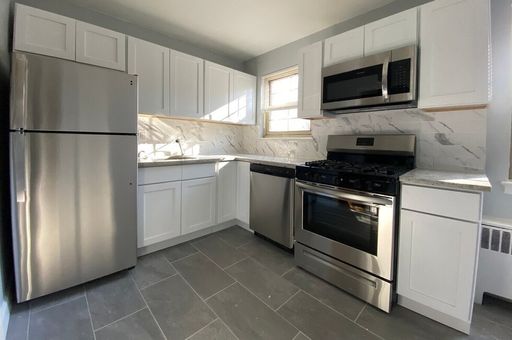 Station Square Apartments – 2 Bedroom Duplex with Parking Included