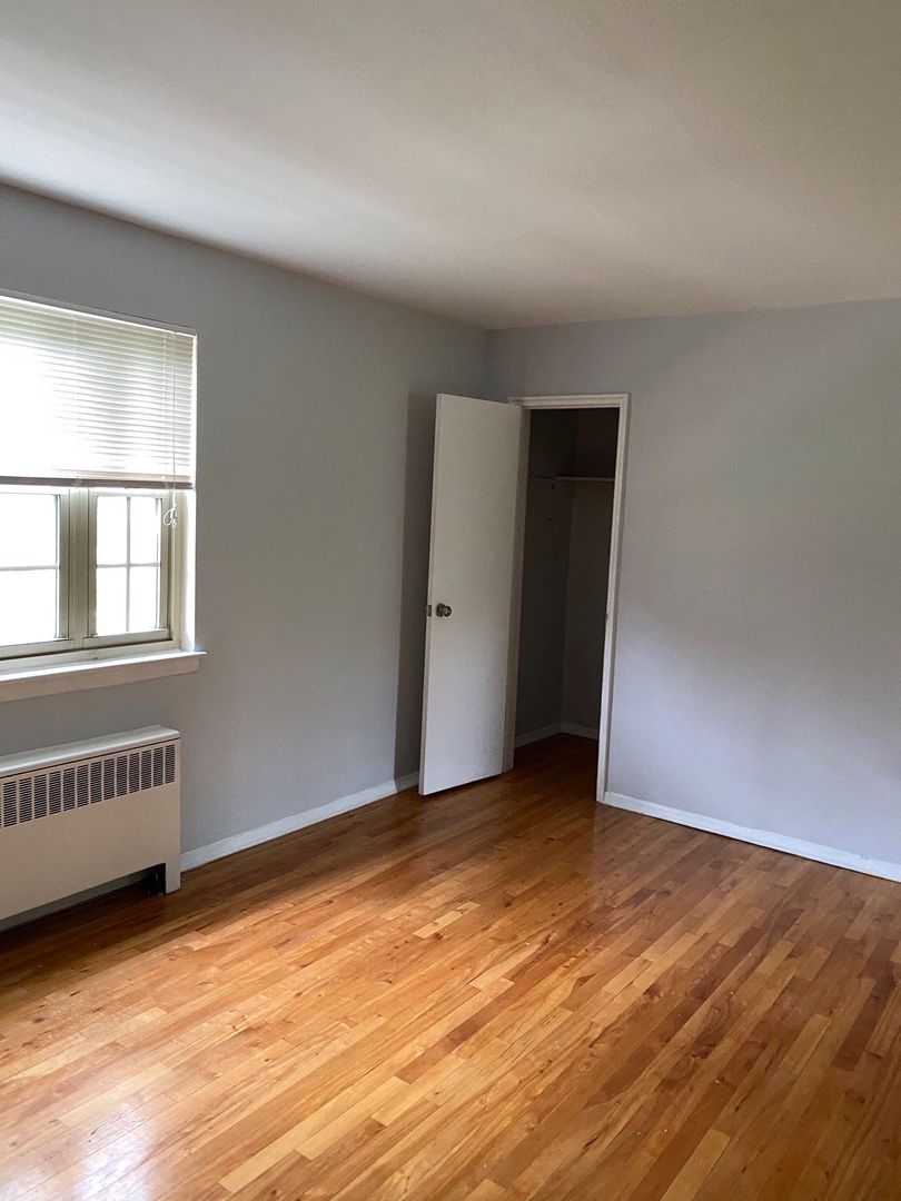 New Providence Apartment: 48 Southgate Road
