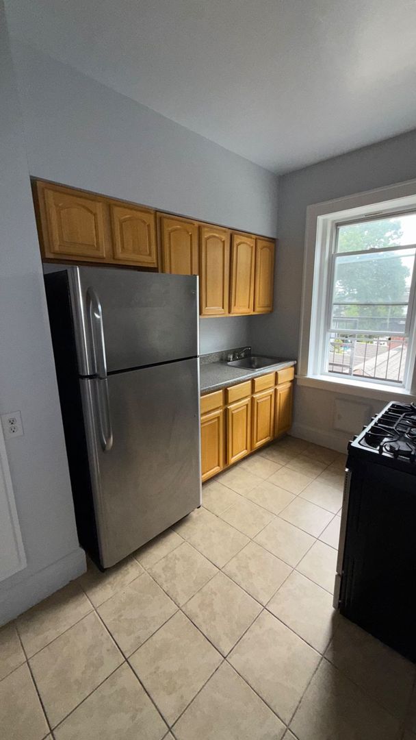 Bloomfield Apartment: 24 Jersey Street