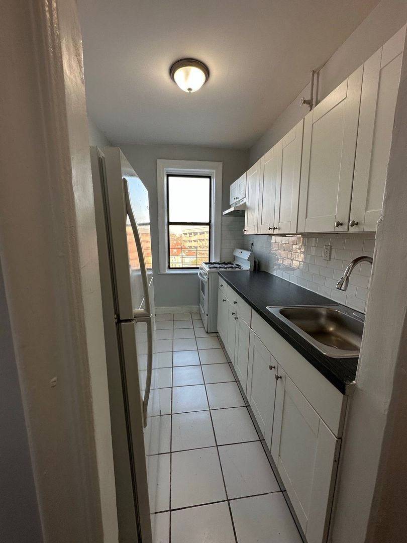 Union City Apartment: 531 34th Street