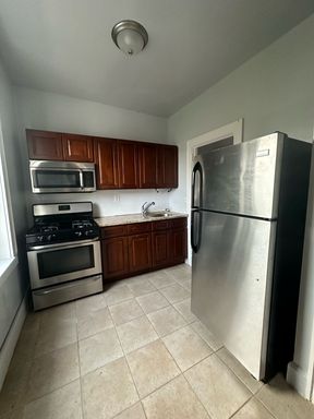 Recently Renovated 1-Bedroom in Bloomfield!!Walking Distance from the Train!
