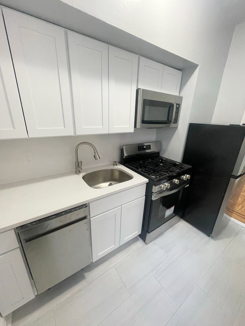Hackensack Apartment: 5 Pangborn Place