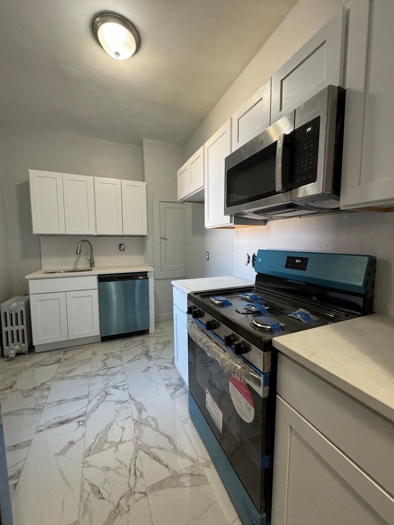 Bloomfield Apartment: 48 Hill Street