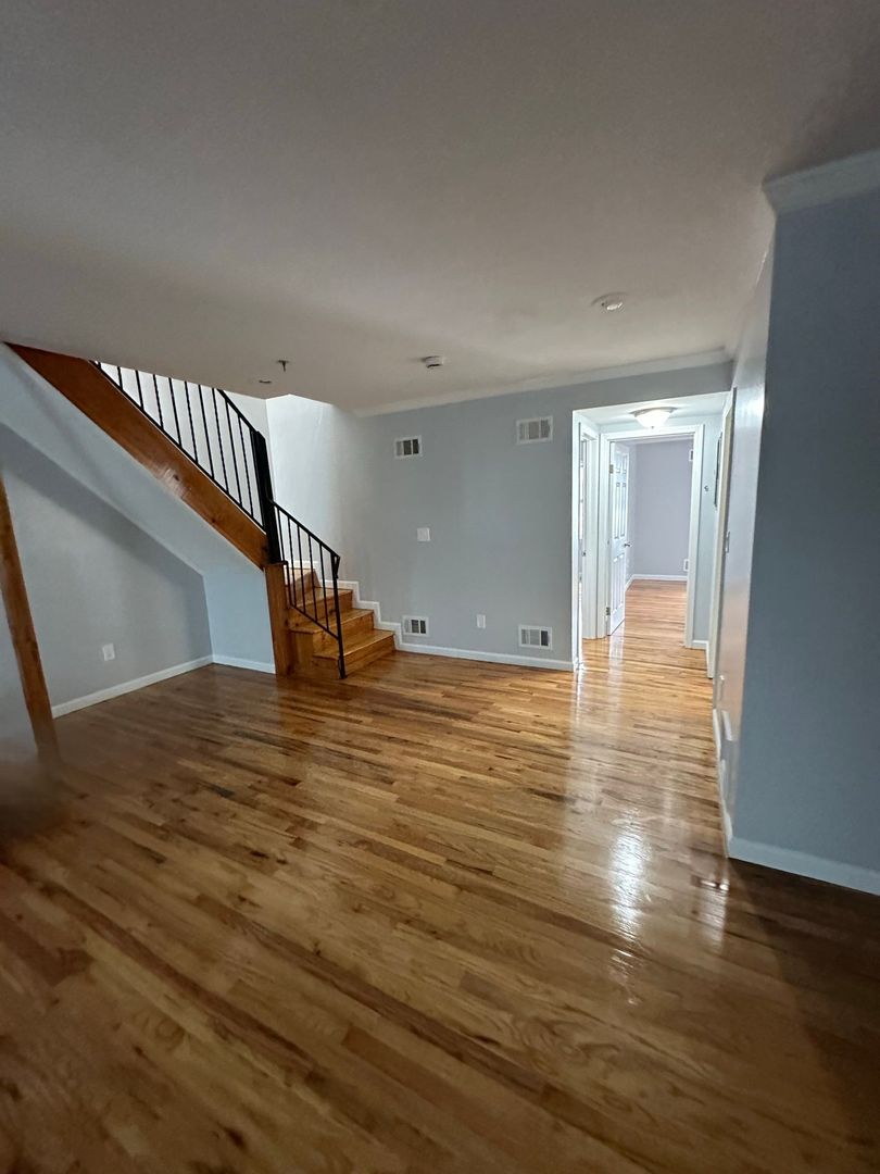 Union City Apartment: 812 New York Avenue