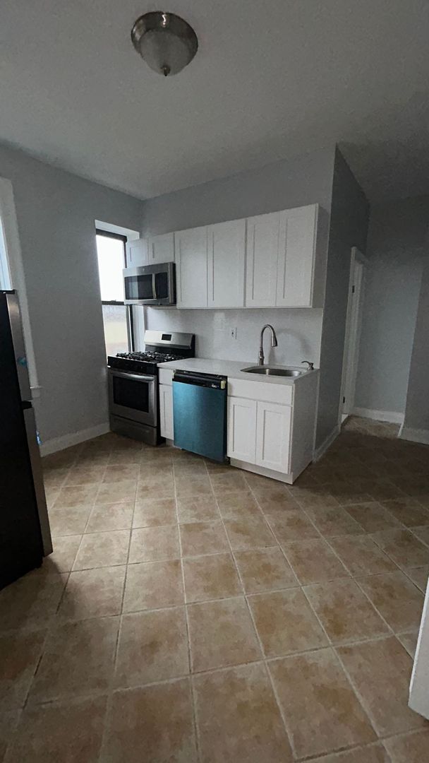 Bayonne Apartment: 458 Kennedy Blvd.
