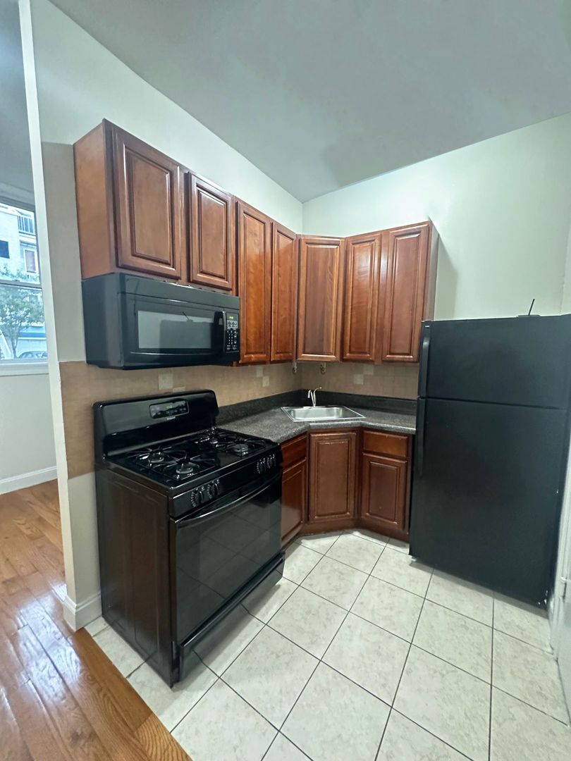Union City Apartment: 700 Bergenline Avenue