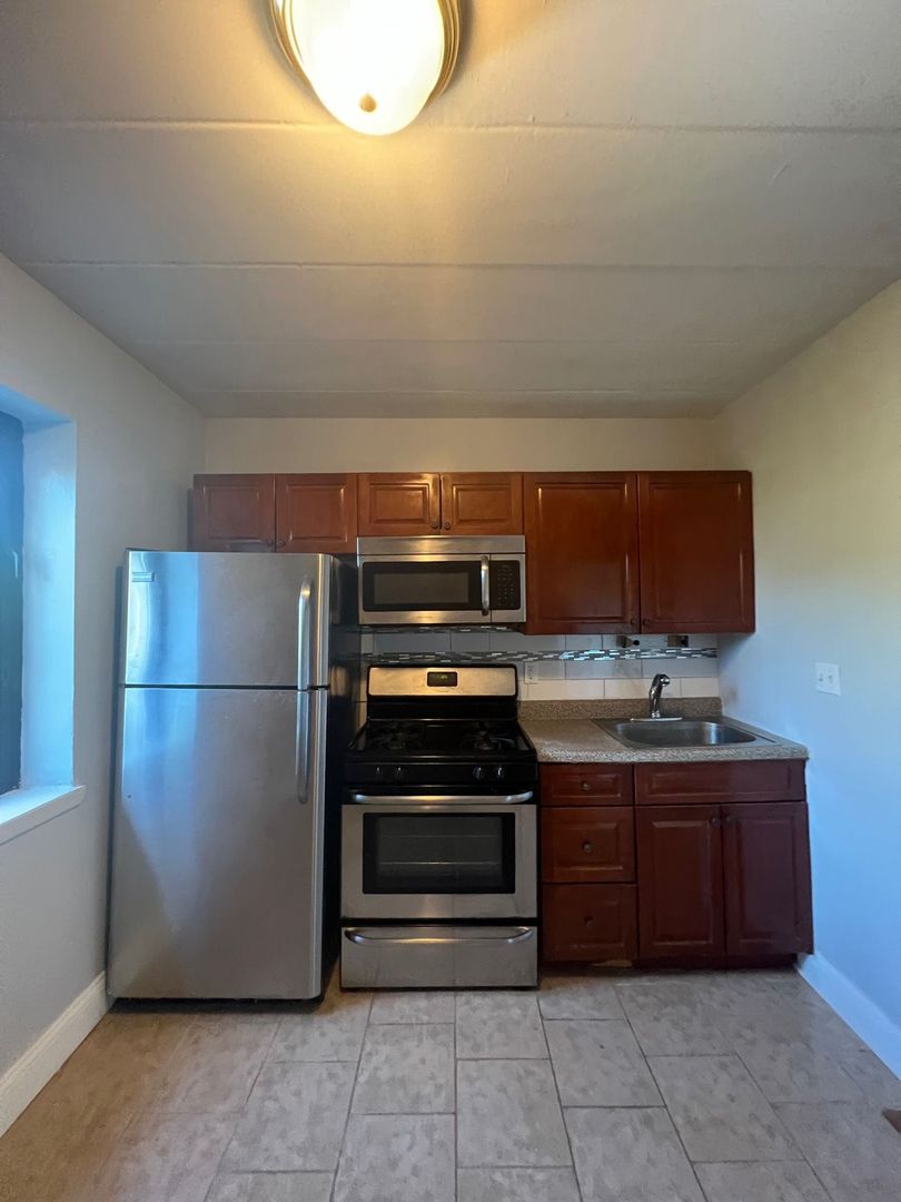 South Orange Apartment: 116 Irvington Avenue