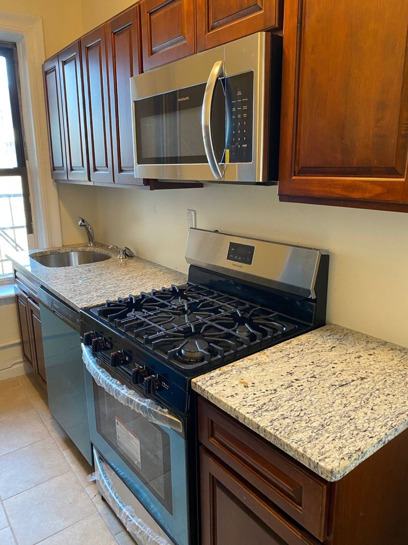 Jersey City Apartment: 320 Fairmount Avenue